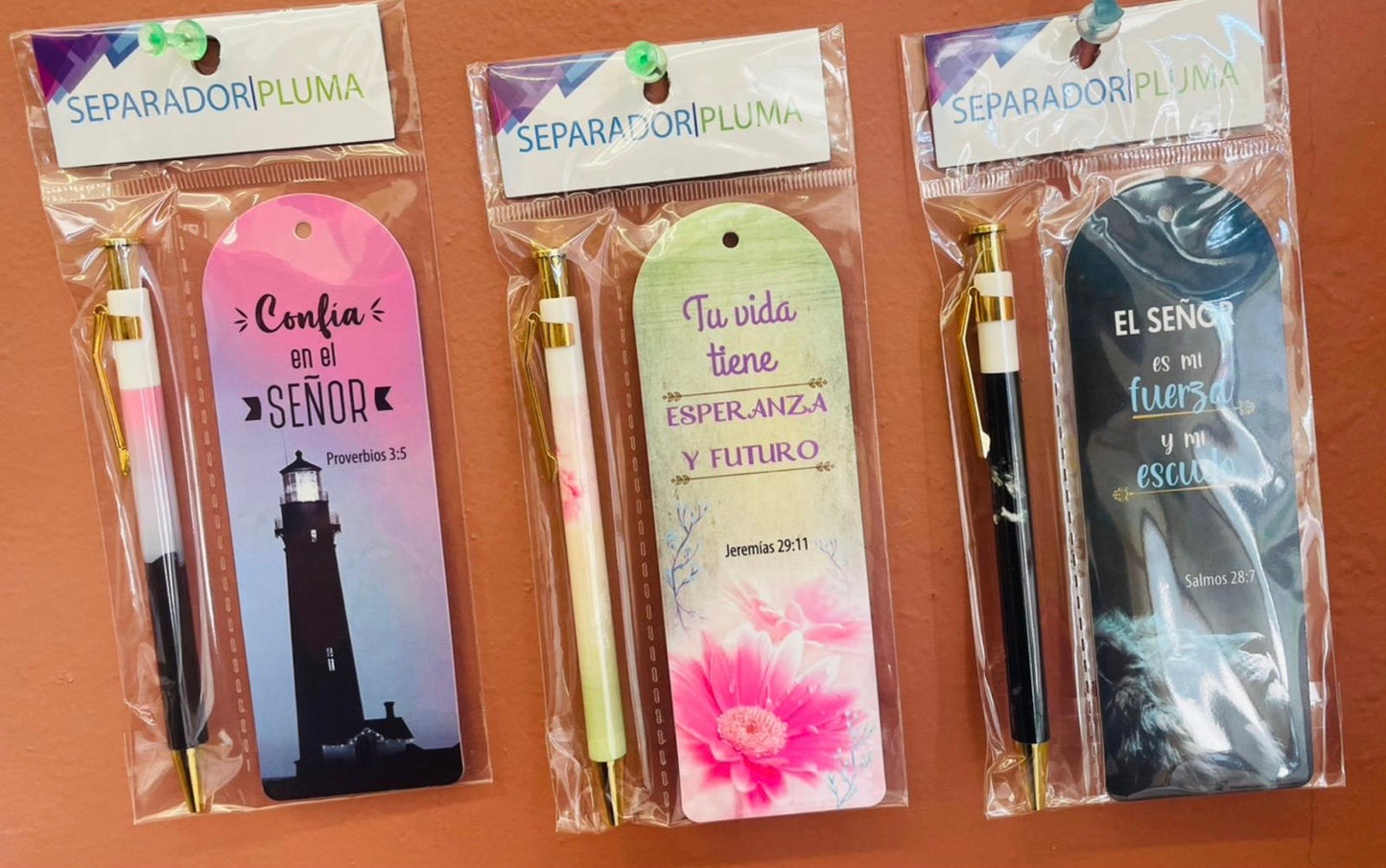 Separador|Pluma — available at The Gospel Bookstore
