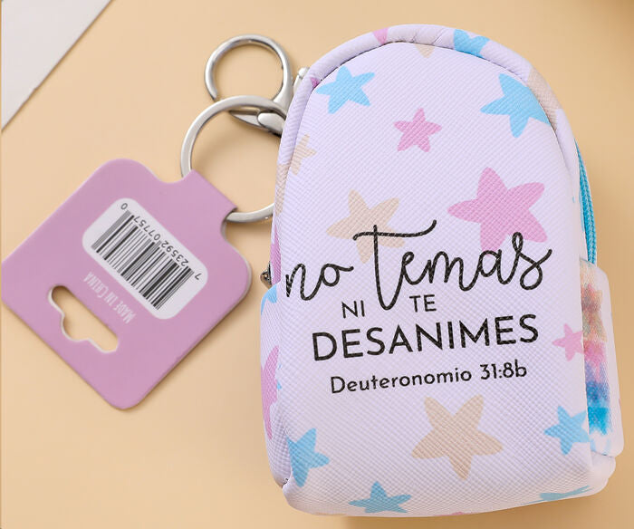 Llavero Mochila Deuteronomio 31:8 — available at The Gospel Bookstore