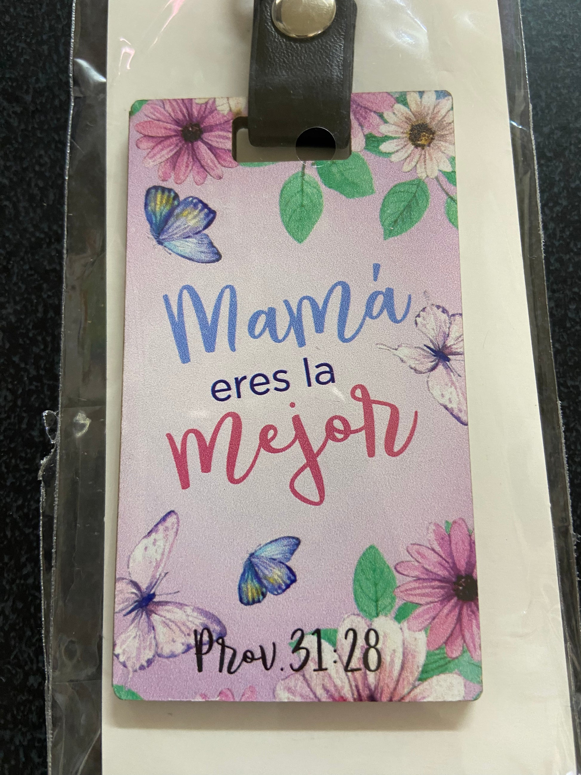 Llavero mama eres la mejor — disponible en La Librería del Evangelio