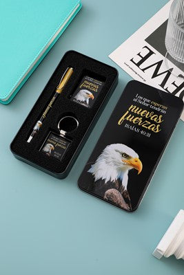 Caja metal: Nuevas Fuerzas Pluma y Llavero — available at The Gospel Bookstore