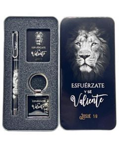 Caja Metal: Esfuérzate y se Valiente pluma y llavero — disponible en La Librería del Evangelio