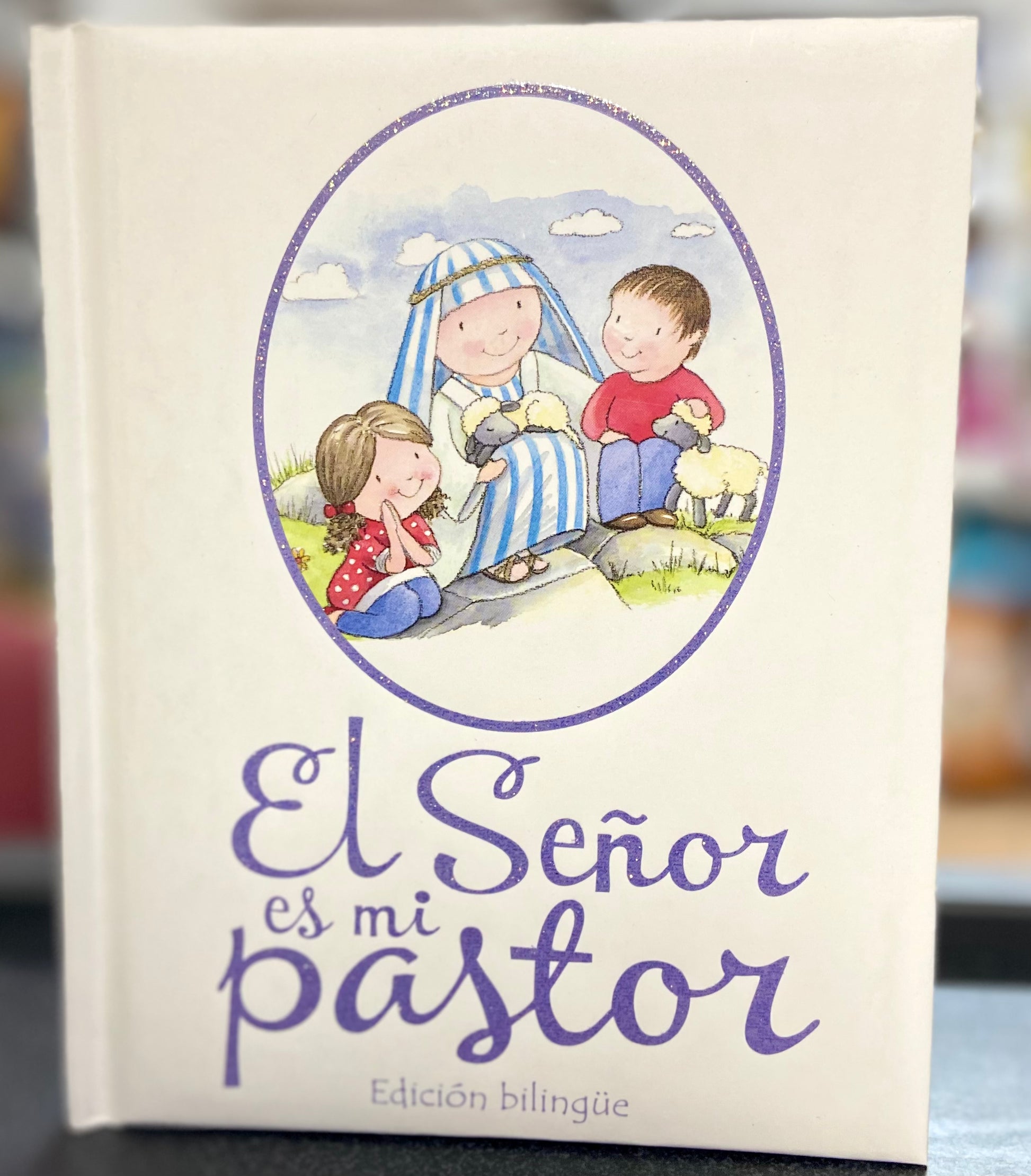 El Señor es mi Pastor. Edición Bilingüe — disponible en La Librería del Evangelio