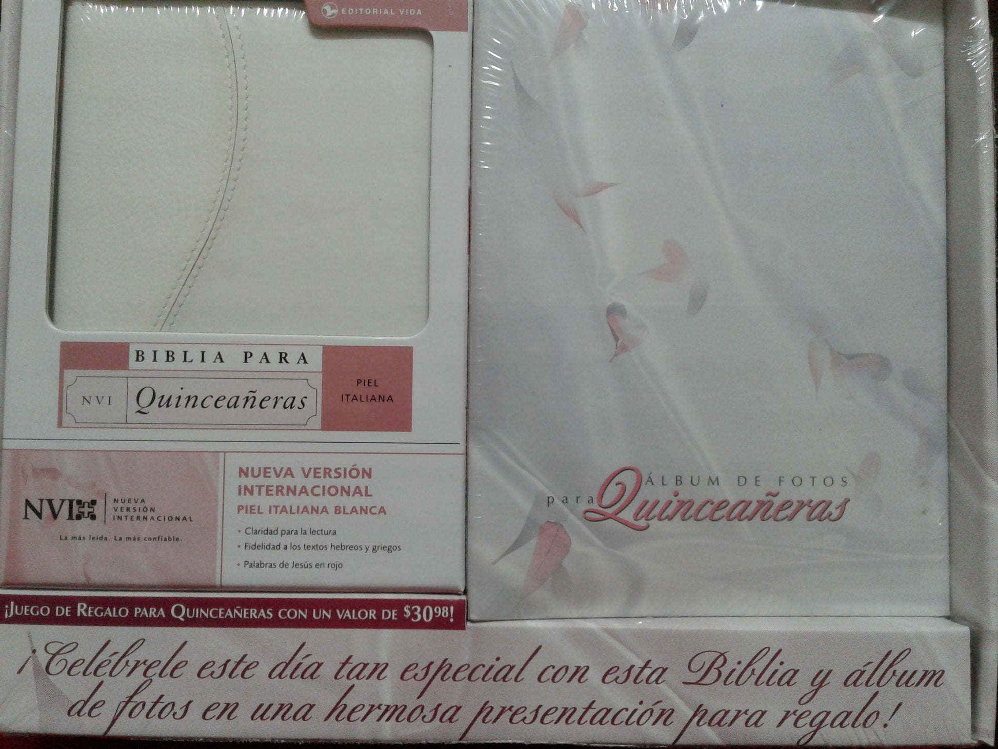 BIBLIA QUINCEANERA NVI PIEL ITALIANA BLANCA — disponible en La Librería del Evangelio