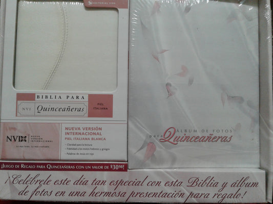 BIBLIA QUINCEANERA NVI PIEL ITALIANA BLANCA — disponible en La Librería del Evangelio