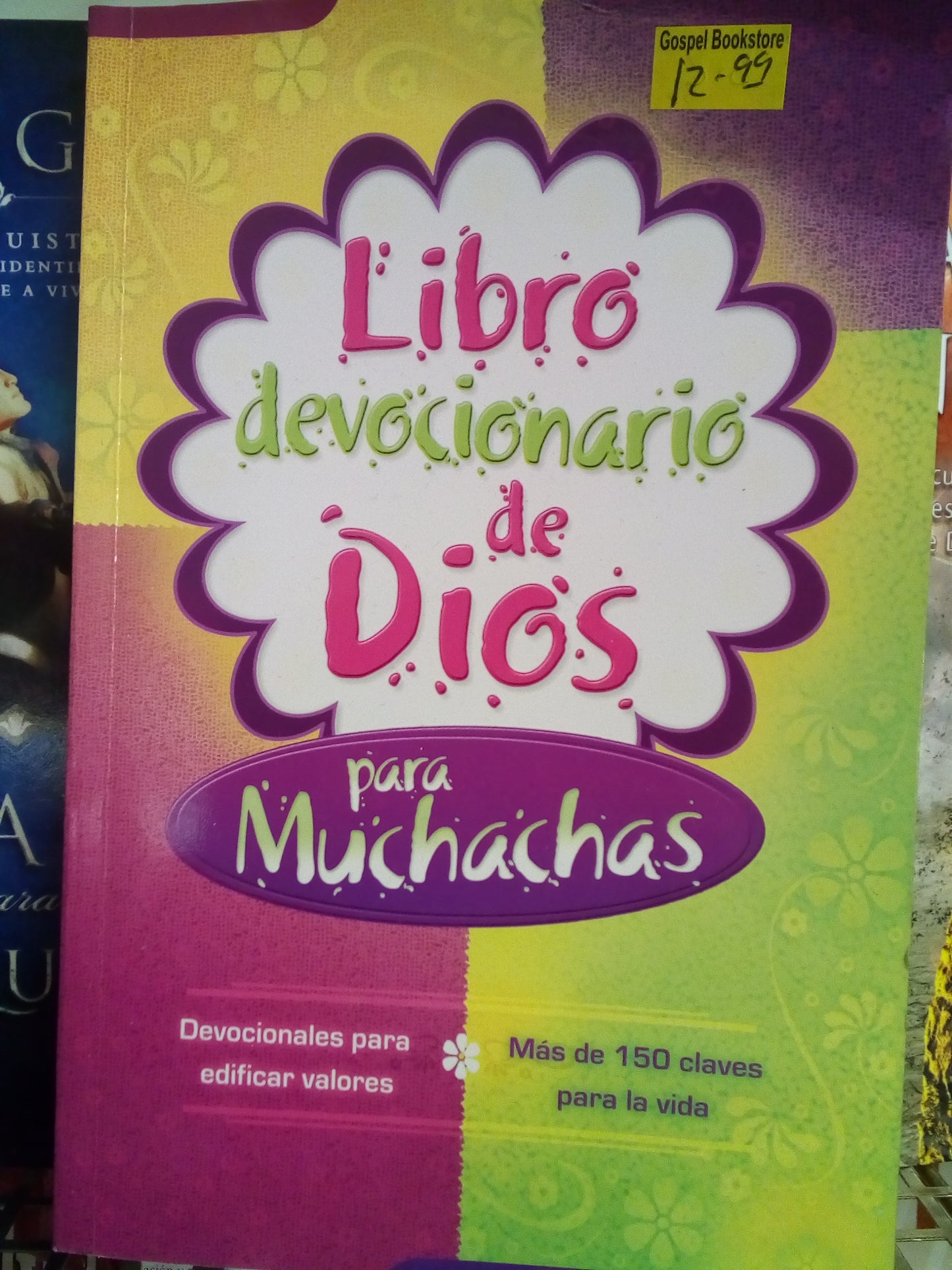 Libro devocionario de Dios para muchachas — disponible en La Librería del Evangelio