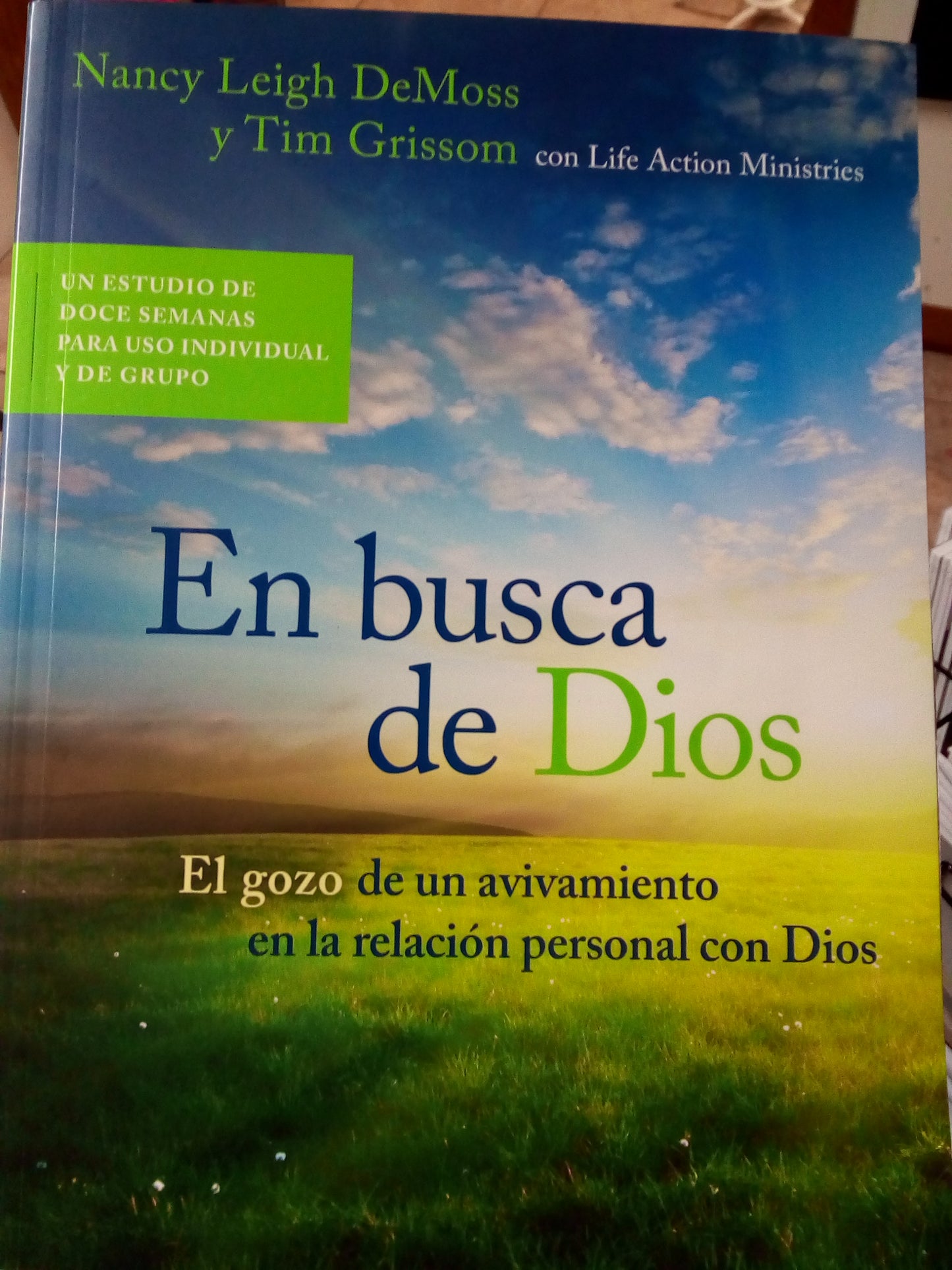 En busca de Dios — disponible en La Librería del Evangelio