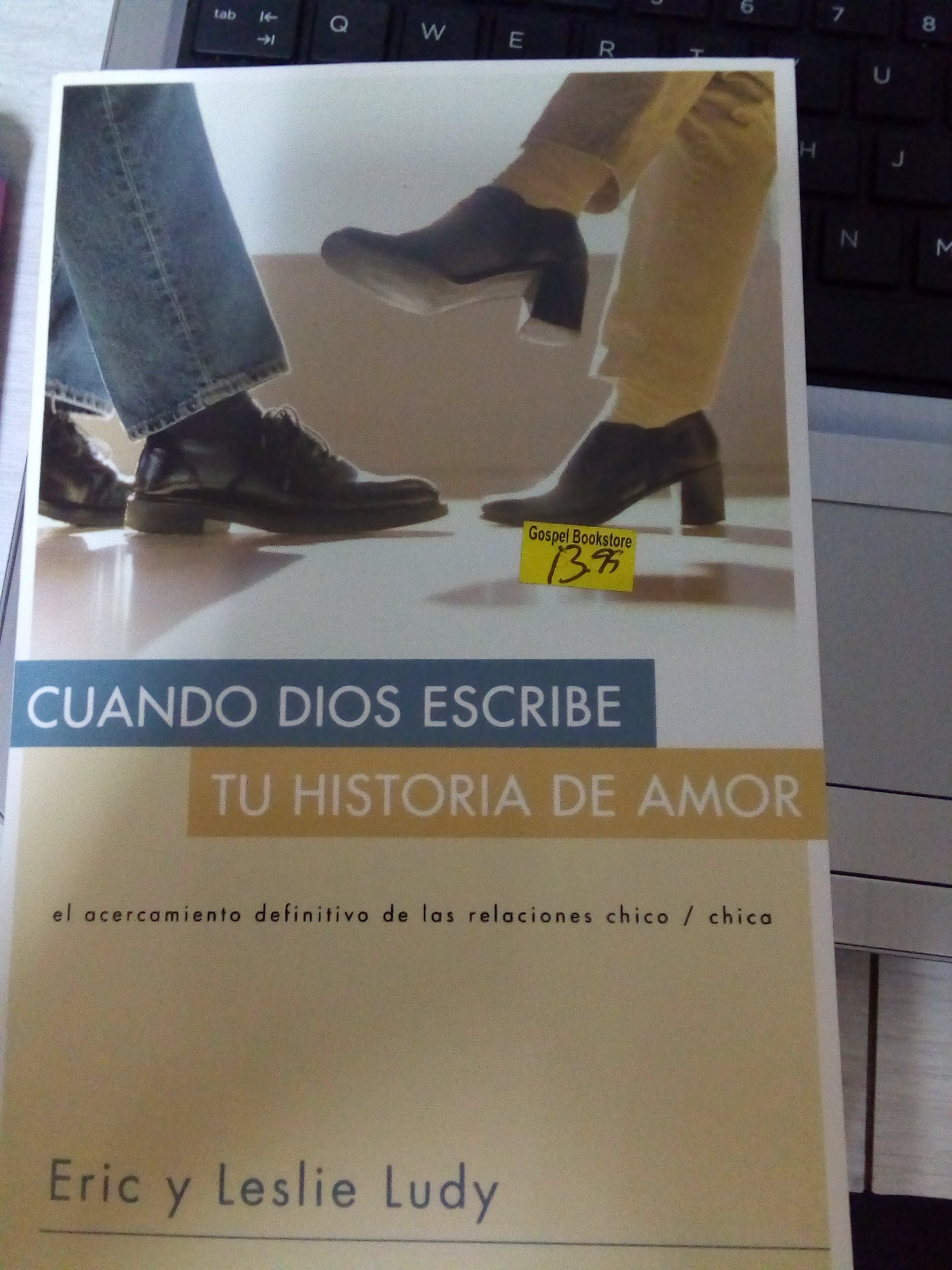 Cuando Dios escribe tu historia de amor — disponible en La Librería del Evangelio