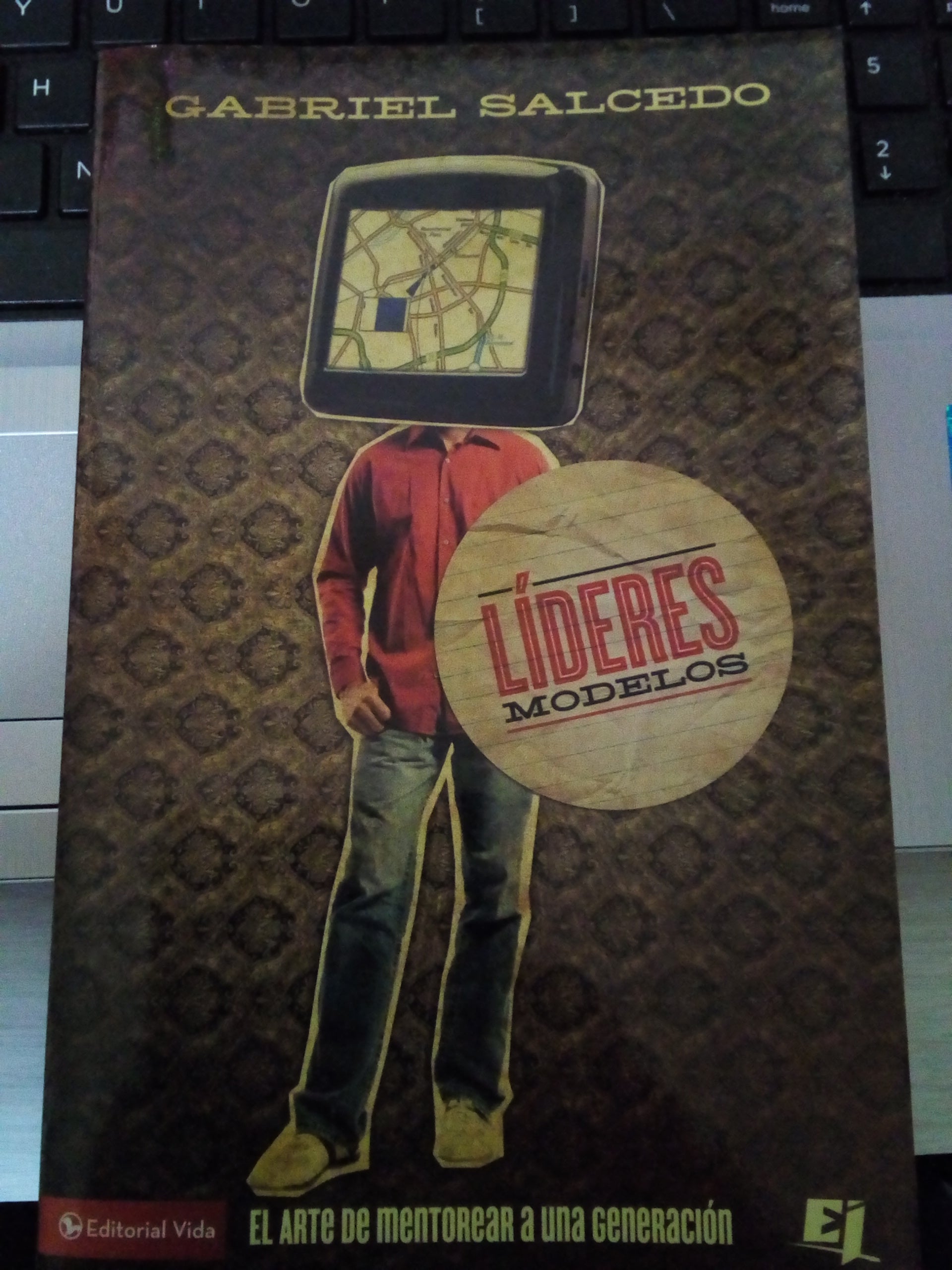 Lideres modelos — available at The Gospel Bookstore