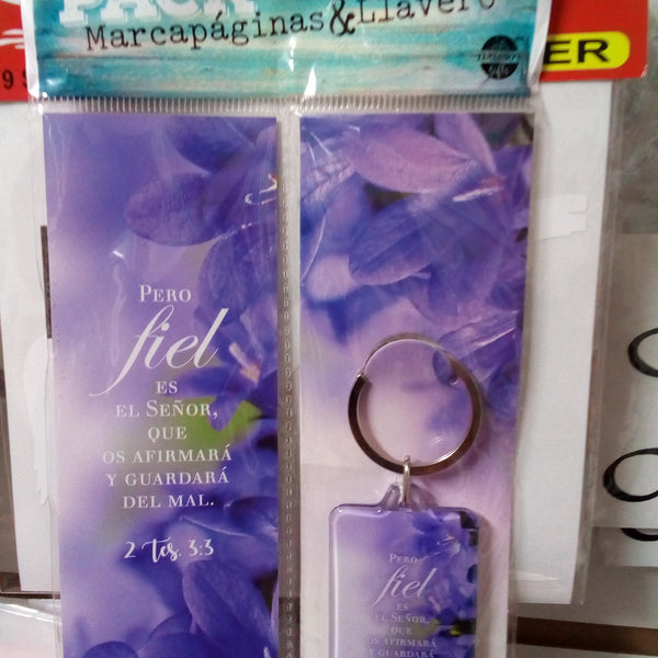 Marcapáginas y llavero