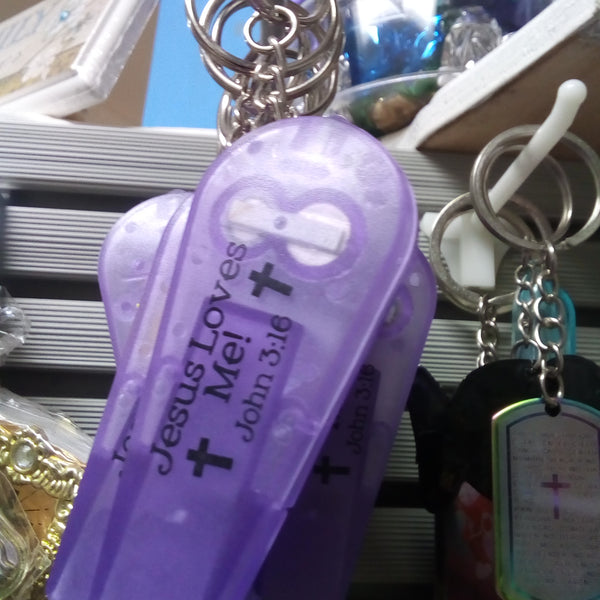 JESUS LOVES ME. KEYCHAIN LLAVERO
