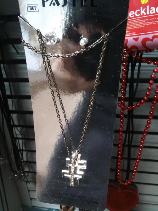 Necklace Cruz — available at The Gospel Bookstore