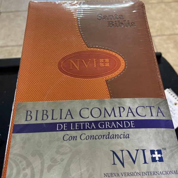 Biblia compacta de letra grande con concordancia NVI