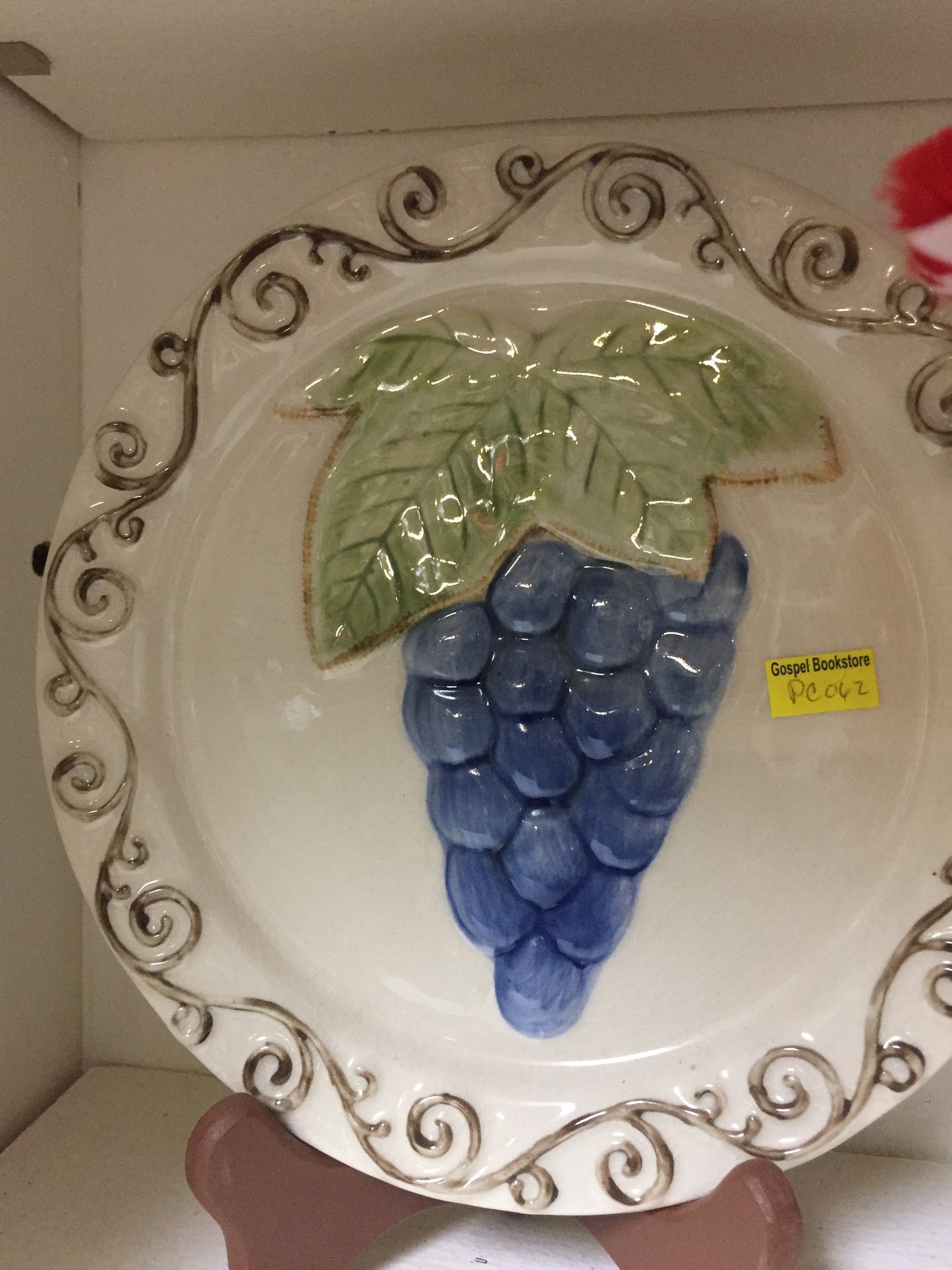 Plate grapes