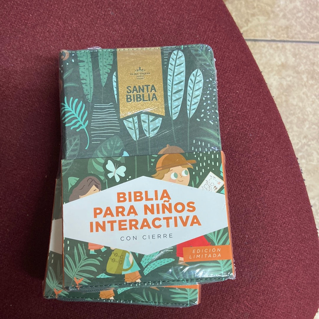 Biblia para niños interactiva con cierre — disponible en La Librería del Evangelio