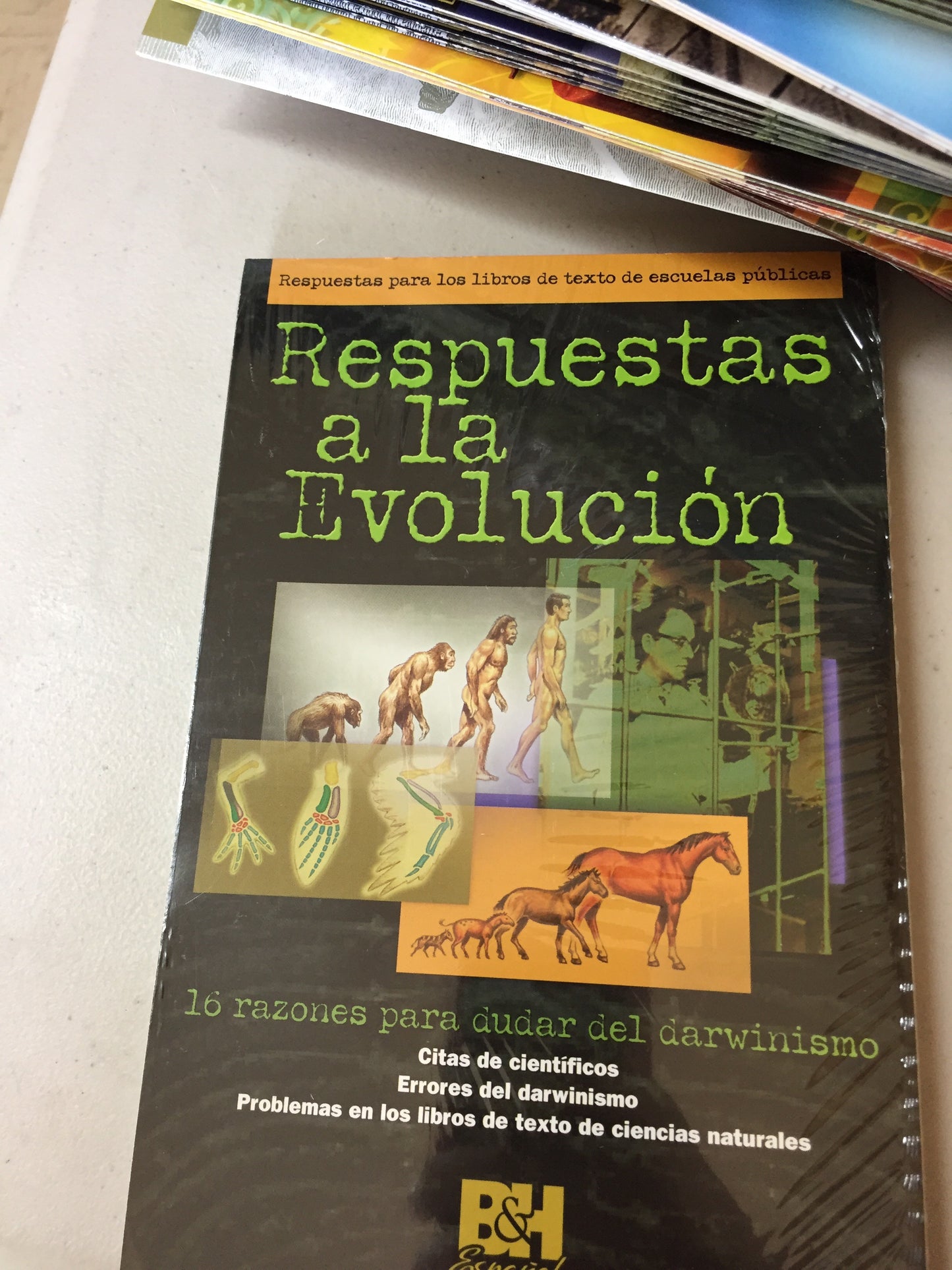 RESPUESTAS A LA EVOLUCION — disponible en La Librería del Evangelio