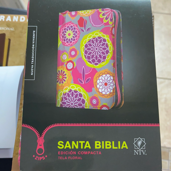 Santa Biblia Ntv floral compacta