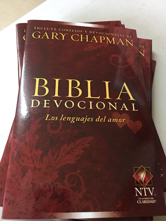BIBLIA DEVOCIONAL LOS LENGUAJES DEL AMOR. Gary Chapman — disponible en La Librería del Evangelio