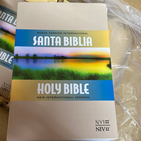 SANTA BIBLIA HOLY BIBLE BILINGÜE NVI/NIV paperback