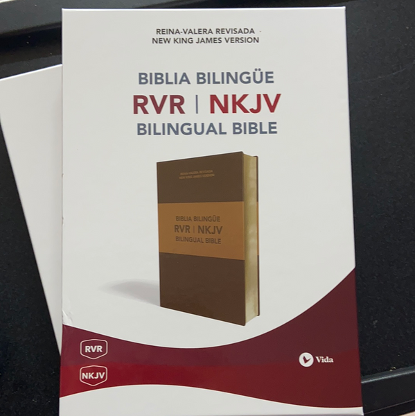REINA VALERA REVISADA / NEW KING JAMES VERSION BIBLE BILINGÜE