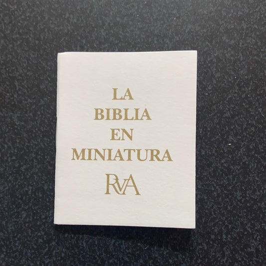 La biblia en miniatura RVA — disponible en La Librería del Evangelio
