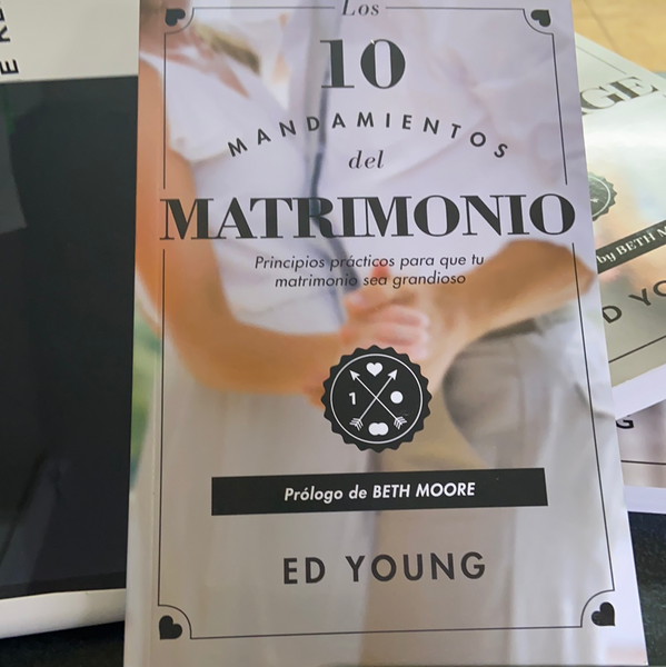 Los 10 Mandamientos del Matrimonio Ed young